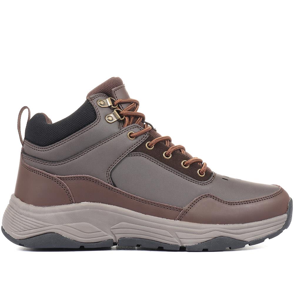 pavers walking boots mens